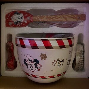 Disney Red and White Holiday Bowl Set